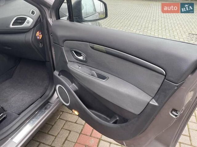 Серый Рено Гранд Сценик, объемом двигателя 1.6 л и пробегом 204 тыс. км за 7100 $, фото 34 на Automoto.ua