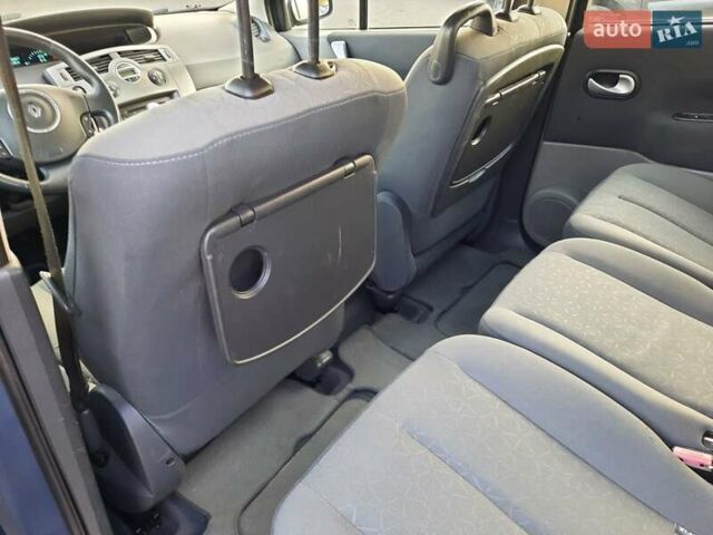 Серый Рено Гранд Сценик, объемом двигателя 1.6 л и пробегом 194 тыс. км за 6300 $, фото 72 на Automoto.ua