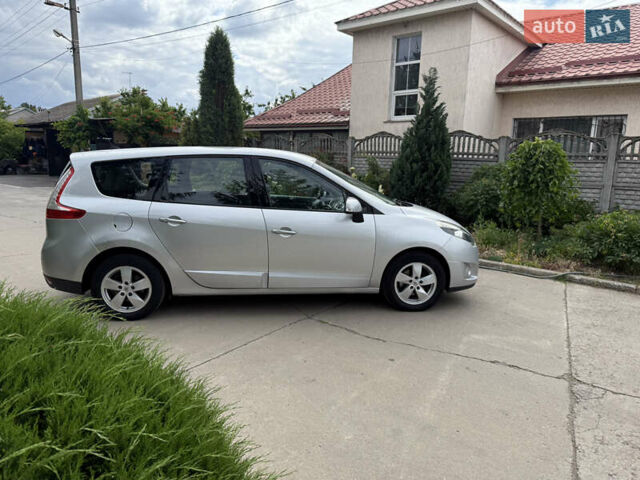 Серый Рено Гранд Сценик, объемом двигателя 1.4 л и пробегом 228 тыс. км за 6500 $, фото 1 на Automoto.ua