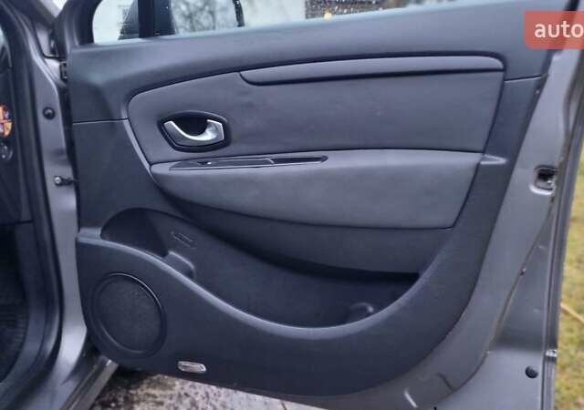 Сірий Рено Гранд Сценік, об'ємом двигуна 1.5 л та пробігом 243 тис. км за 6600 $, фото 23 на Automoto.ua