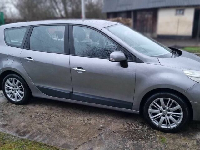 Сірий Рено Гранд Сценік, об'ємом двигуна 1.5 л та пробігом 243 тис. км за 6600 $, фото 3 на Automoto.ua