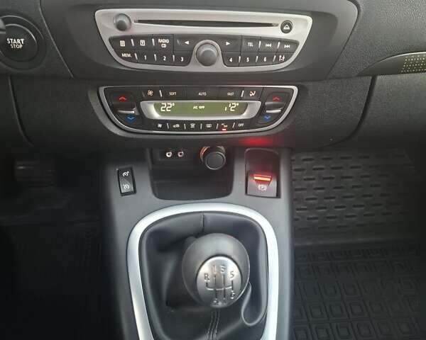 Рено Гранд Сценик 2009 в Черкассах на Automoto.ua Серый Рено Гранд Сценик, объемом двигателя 1.5 л и пробегом 275 тыс. км за 7500 $, фото 21 на Automoto.ua