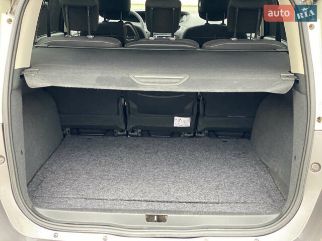 Серый Рено Гранд Сценик, объемом двигателя 1.46 л и пробегом 243 тыс. км за 6900 $, фото 18 на Automoto.ua