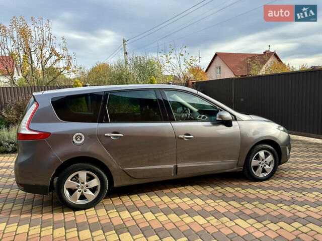 Рено Гранд Сценик 2009 в Житомире на Automoto.ua Серый Рено Гранд Сценик, объемом двигателя 1.5 л и пробегом 245 тыс. км за 6299 $, фото 8 на Automoto.ua