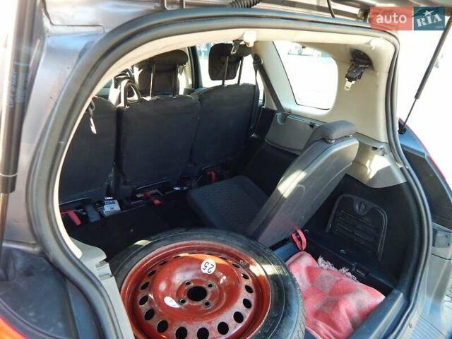 Серый Рено Гранд Сценик, объемом двигателя 2 л и пробегом 288 тыс. км за 5900 $, фото 22 на Automoto.ua