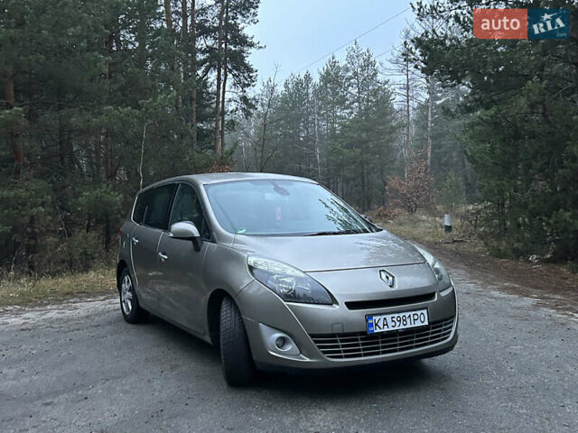 Серый Рено Гранд Сценик, объемом двигателя 1.6 л и пробегом 170 тыс. км за 6999 $, фото 13 на Automoto.ua