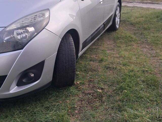 Серый Рено Гранд Сценик, объемом двигателя 1.5 л и пробегом 262 тыс. км за 6899 $, фото 5 на Automoto.ua