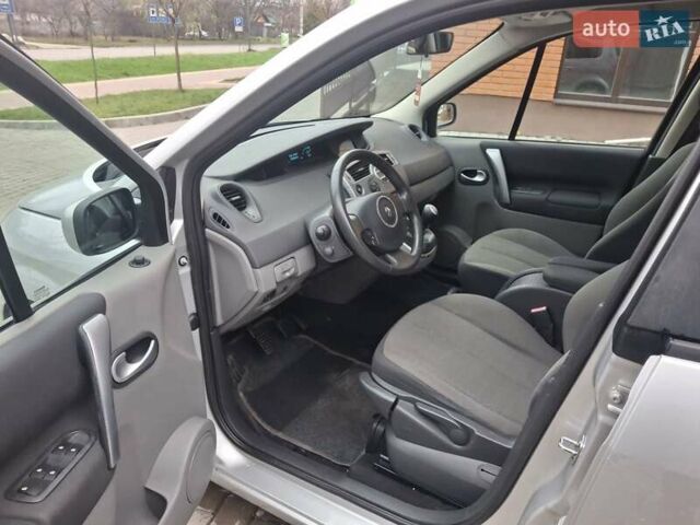 Сірий Рено Гранд Сценік, об'ємом двигуна 1.6 л та пробігом 212 тис. км за 6500 $, фото 30 на Automoto.ua