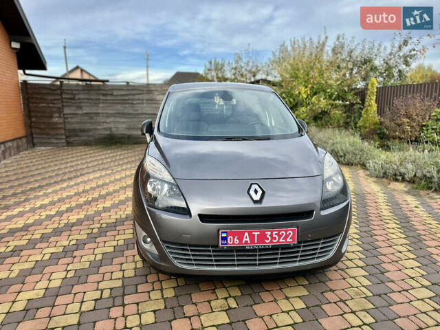 Рено Гранд Сценик 2009 в Житомире на Automoto.ua Серый Рено Гранд Сценик, объемом двигателя 1.5 л и пробегом 245 тыс. км за 6299 $, фото 2 на Automoto.ua