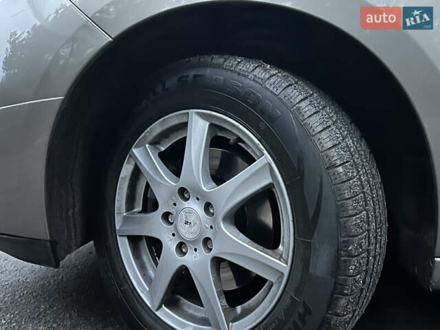 Серый Рено Гранд Сценик, объемом двигателя 1.6 л и пробегом 170 тыс. км за 6999 $, фото 18 на Automoto.ua