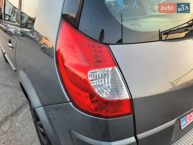 Серый Рено Гранд Сценик, объемом двигателя 1.6 л и пробегом 194 тыс. км за 6300 $, фото 78 на Automoto.ua