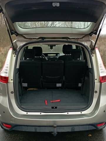 Серый Рено Гранд Сценик, объемом двигателя 1.5 л и пробегом 230 тыс. км за 7000 $, фото 3 на Automoto.ua