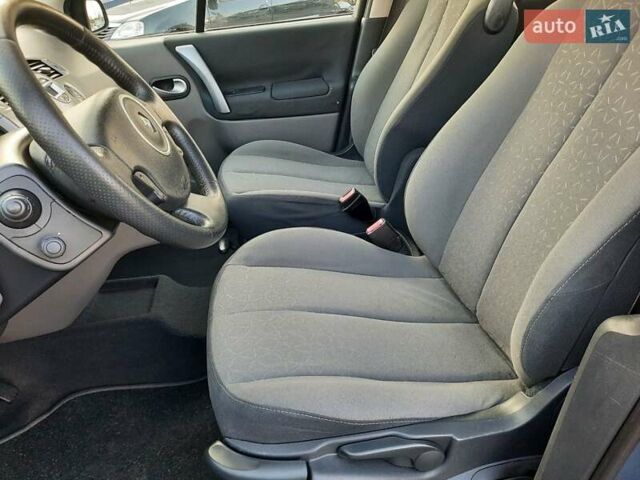 Серый Рено Гранд Сценик, объемом двигателя 1.6 л и пробегом 194 тыс. км за 6300 $, фото 41 на Automoto.ua