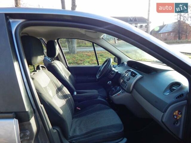 Серый Рено Гранд Сценик, объемом двигателя 2 л и пробегом 288 тыс. км за 5900 $, фото 15 на Automoto.ua