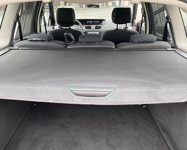 Серый Рено Гранд Сценик, объемом двигателя 1.5 л и пробегом 197 тыс. км за 7250 $, фото 17 на Automoto.ua