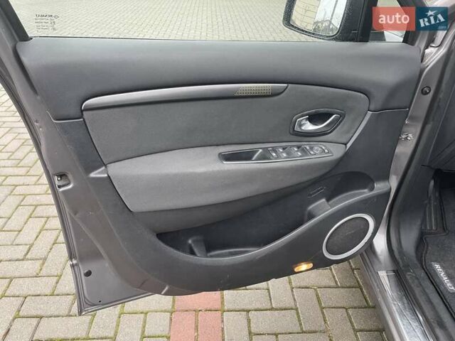 Серый Рено Гранд Сценик, объемом двигателя 1.6 л и пробегом 204 тыс. км за 7100 $, фото 16 на Automoto.ua