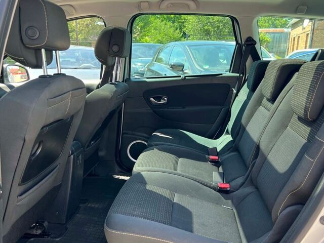 Серый Рено Гранд Сценик, объемом двигателя 1.9 л и пробегом 260 тыс. км за 7250 $, фото 13 на Automoto.ua