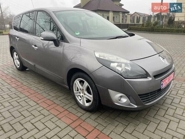 Серый Рено Гранд Сценик, объемом двигателя 1.6 л и пробегом 204 тыс. км за 7100 $, фото 3 на Automoto.ua