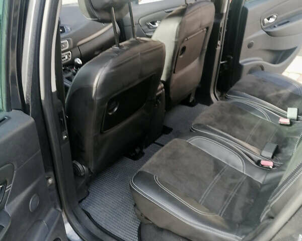 Серый Рено Гранд Сценик, объемом двигателя 1.46 л и пробегом 243 тыс. км за 6999 $, фото 9 на Automoto.ua