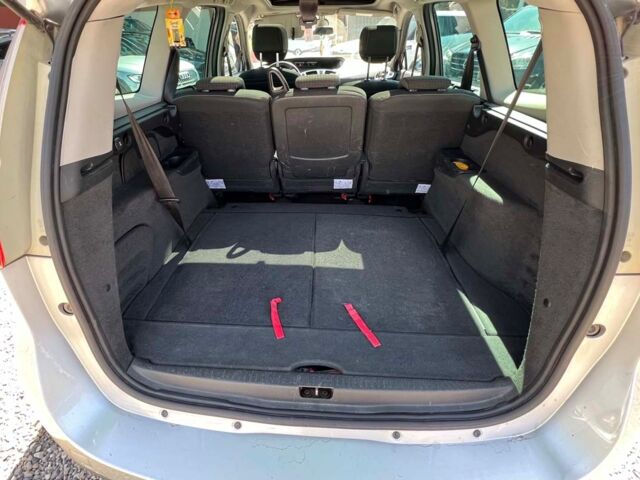 Серый Рено Гранд Сценик, объемом двигателя 1.9 л и пробегом 260 тыс. км за 7250 $, фото 6 на Automoto.ua