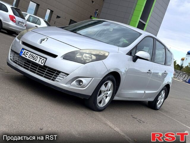 Серый Рено Гранд Сценик, объемом двигателя 1.4 л и пробегом 244 тыс. км за 5999 $, фото 6 на Automoto.ua