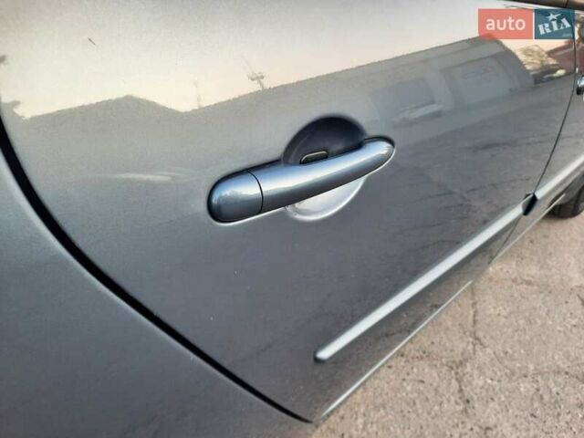 Серый Рено Гранд Сценик, объемом двигателя 1.6 л и пробегом 194 тыс. км за 6300 $, фото 102 на Automoto.ua