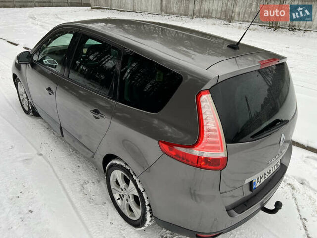 Сірий Рено Гранд Сценік, об'ємом двигуна 1.9 л та пробігом 260 тис. км за 6600 $, фото 10 на Automoto.ua