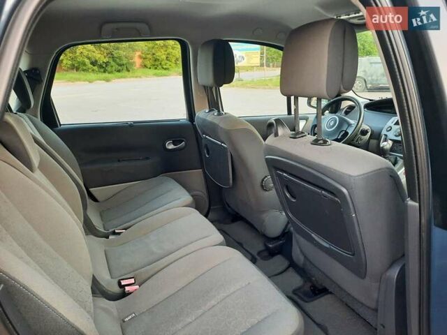 Серый Рено Гранд Сценик, объемом двигателя 1.6 л и пробегом 194 тыс. км за 6300 $, фото 106 на Automoto.ua