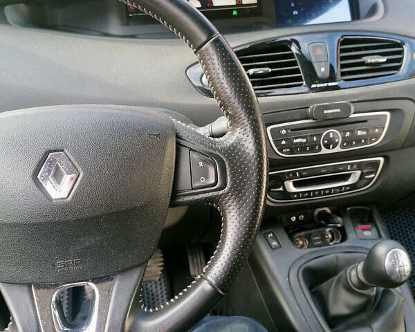 Серый Рено Гранд Сценик, объемом двигателя 1.46 л и пробегом 243 тыс. км за 6999 $, фото 6 на Automoto.ua