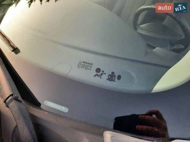 Серый Рено Гранд Сценик, объемом двигателя 1.6 л и пробегом 194 тыс. км за 6300 $, фото 31 на Automoto.ua