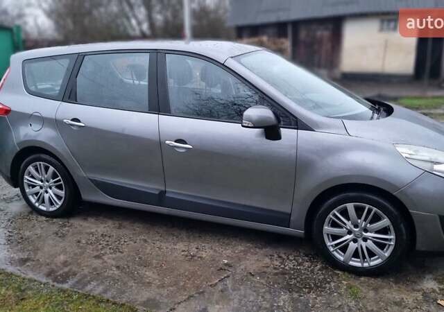 Сірий Рено Гранд Сценік, об'ємом двигуна 1.5 л та пробігом 243 тис. км за 6600 $, фото 7 на Automoto.ua