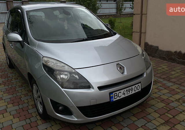 Серый Рено Гранд Сценик, объемом двигателя 1.46 л и пробегом 292 тыс. км за 5999 $, фото 2 на Automoto.ua