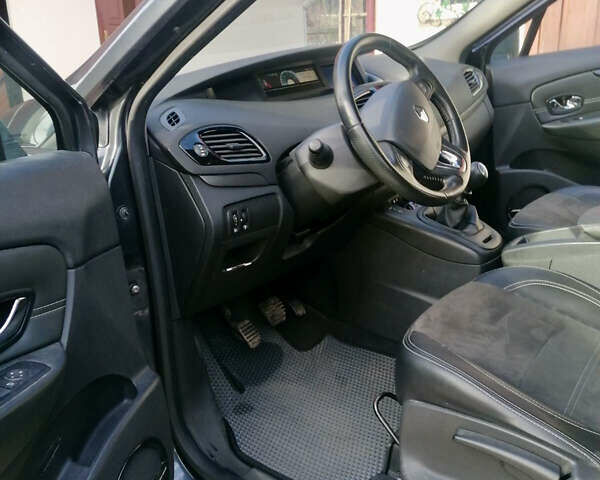 Серый Рено Гранд Сценик, объемом двигателя 1.46 л и пробегом 243 тыс. км за 6999 $, фото 8 на Automoto.ua