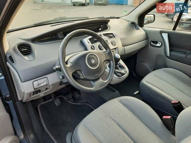 Серый Рено Гранд Сценик, объемом двигателя 1.6 л и пробегом 194 тыс. км за 6300 $, фото 66 на Automoto.ua