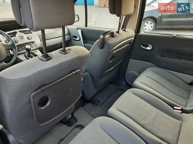 Серый Рено Гранд Сценик, объемом двигателя 1.6 л и пробегом 194 тыс. км за 6300 $, фото 75 на Automoto.ua