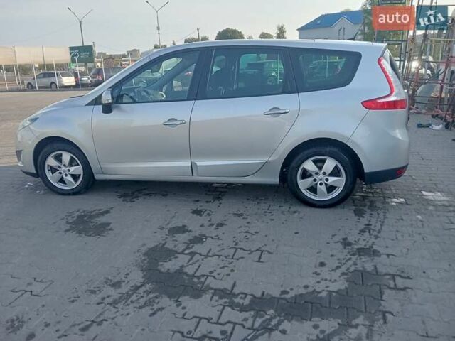 Серый Рено Гранд Сценик, объемом двигателя 1.9 л и пробегом 261 тыс. км за 6500 $, фото 2 на Automoto.ua