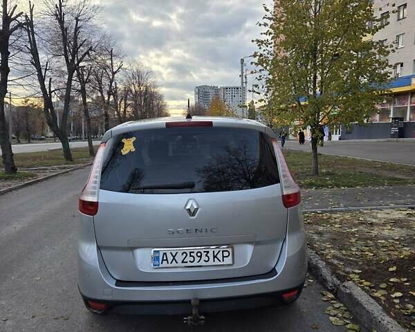 Сірий Рено Гранд Сценік, об'ємом двигуна 1.6 л та пробігом 245 тис. км за 6350 $, фото 4 на Automoto.ua