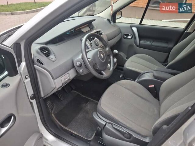 Сірий Рено Гранд Сценік, об'ємом двигуна 1.6 л та пробігом 212 тис. км за 6500 $, фото 29 на Automoto.ua