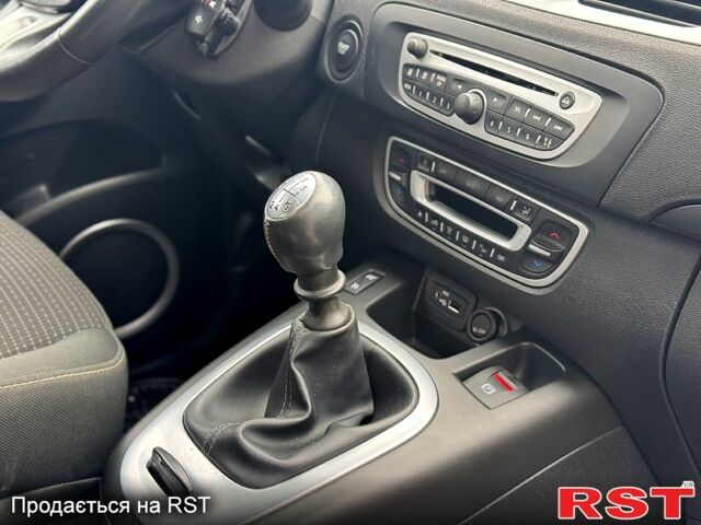 Серый Рено Гранд Сценик, объемом двигателя 1.4 л и пробегом 244 тыс. км за 5999 $, фото 7 на Automoto.ua