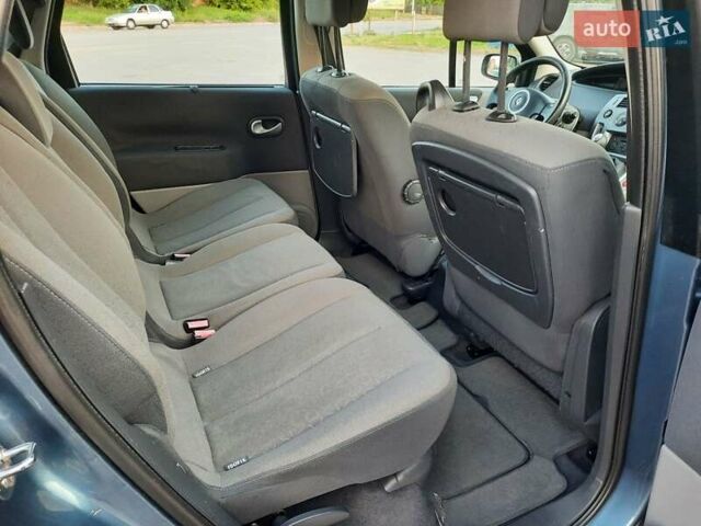 Серый Рено Гранд Сценик, объемом двигателя 1.6 л и пробегом 194 тыс. км за 6300 $, фото 105 на Automoto.ua