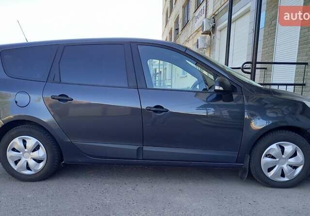 Сірий Рено Гранд Сценік, об'ємом двигуна 1.5 л та пробігом 229 тис. км за 6900 $, фото 16 на Automoto.ua