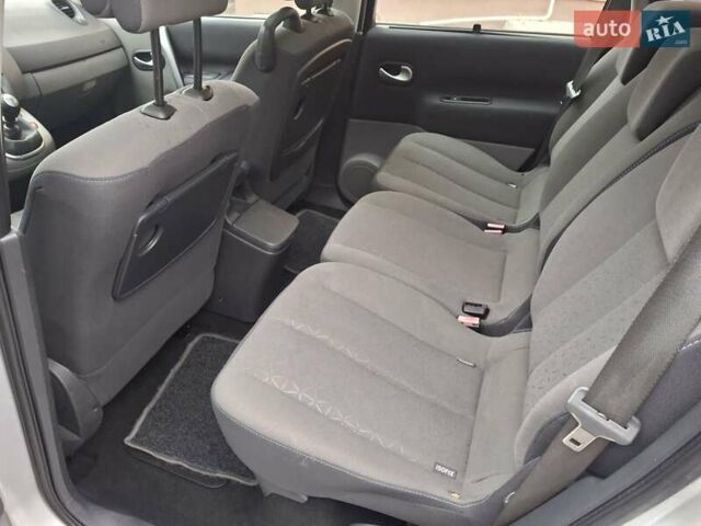 Сірий Рено Гранд Сценік, об'ємом двигуна 1.6 л та пробігом 212 тис. км за 6500 $, фото 23 на Automoto.ua