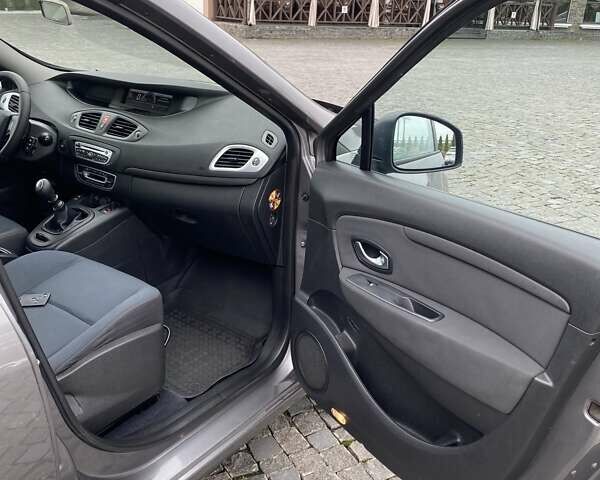 Серый Рено Гранд Сценик, объемом двигателя 1.5 л и пробегом 197 тыс. км за 7250 $, фото 21 на Automoto.ua