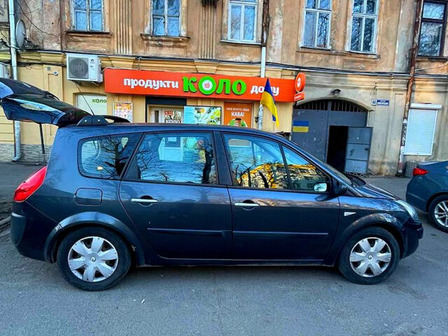 Серый Рено Гранд Сценик, объемом двигателя 2 л и пробегом 333 тыс. км за 6600 $, фото 4 на Automoto.ua