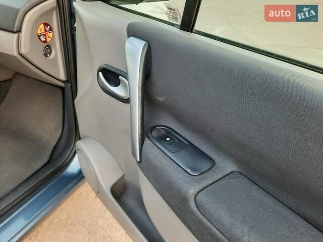 Серый Рено Гранд Сценик, объемом двигателя 1.6 л и пробегом 194 тыс. км за 6300 $, фото 115 на Automoto.ua