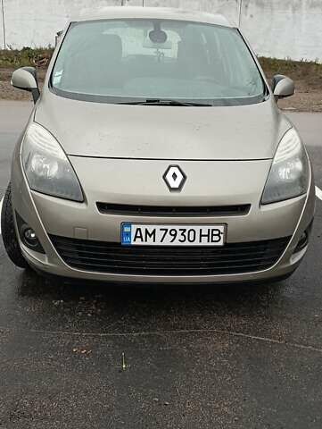 Серый Рено Гранд Сценик, объемом двигателя 1.5 л и пробегом 230 тыс. км за 7000 $, фото 4 на Automoto.ua