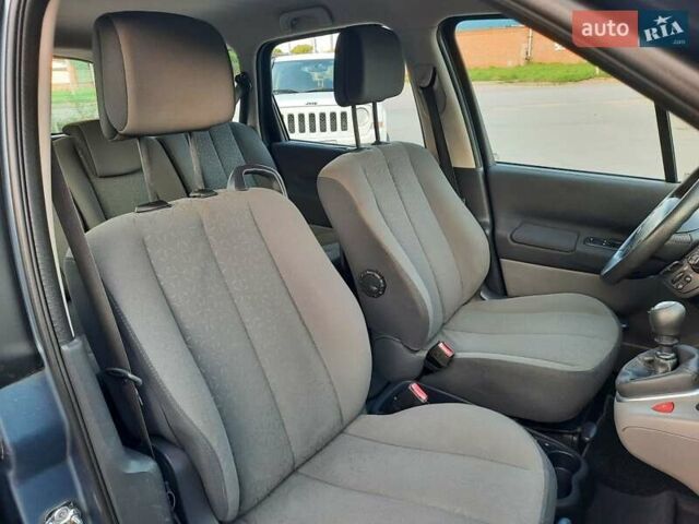 Серый Рено Гранд Сценик, объемом двигателя 1.6 л и пробегом 194 тыс. км за 6300 $, фото 123 на Automoto.ua