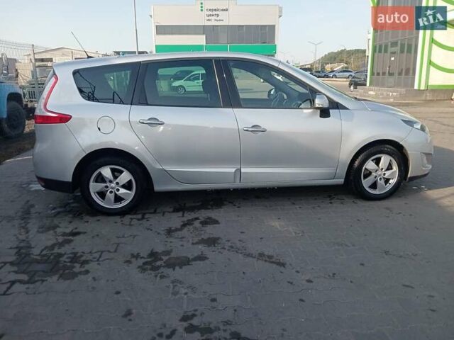 Серый Рено Гранд Сценик, объемом двигателя 1.9 л и пробегом 261 тыс. км за 6500 $, фото 6 на Automoto.ua