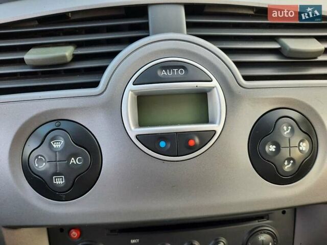 Серый Рено Гранд Сценик, объемом двигателя 1.6 л и пробегом 194 тыс. км за 6300 $, фото 55 на Automoto.ua