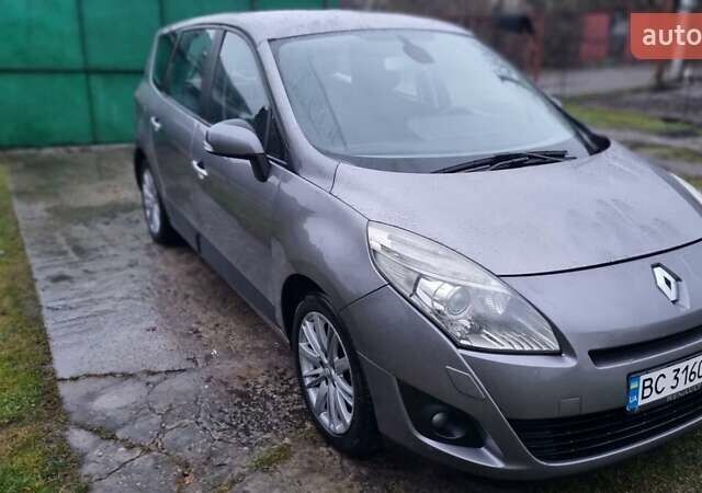 Сірий Рено Гранд Сценік, об'ємом двигуна 1.5 л та пробігом 243 тис. км за 6600 $, фото 5 на Automoto.ua